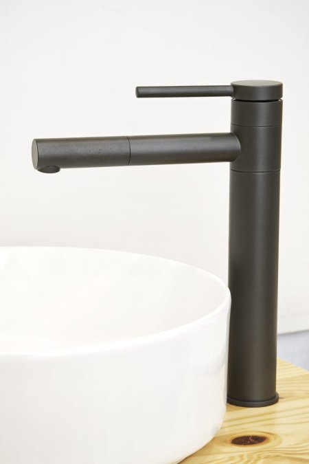 حنفية مغسلة جرافيت طويلة بتصميم دائري